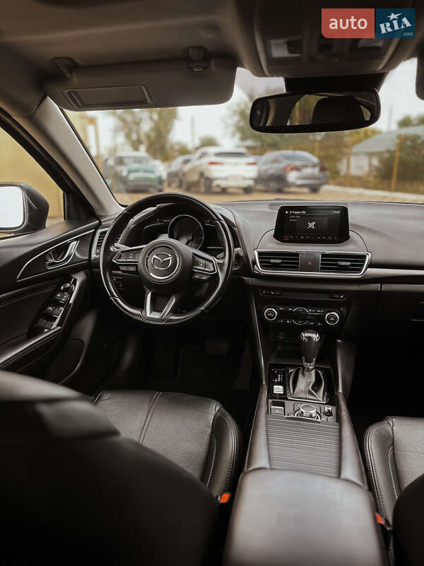 Хэтчбек Mazda 3 2017 в Николаеве