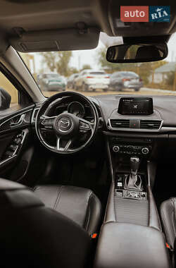 Хэтчбек Mazda 3 2017 в 