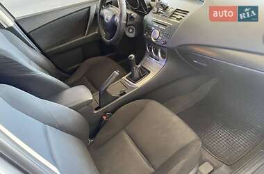 Седан Mazda 3 2010 в 