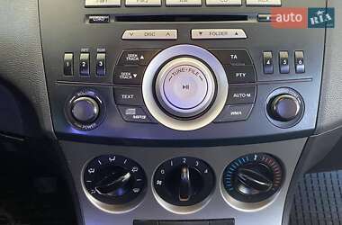 Седан Mazda 3 2010 в 