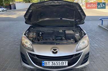 Седан Mazda 3 2010 в 