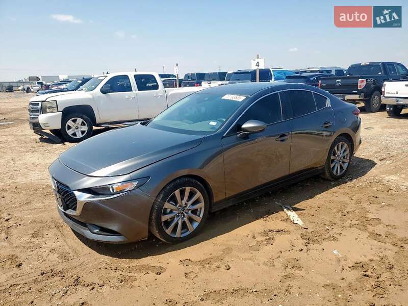 Седан Mazda 3 2023 в 