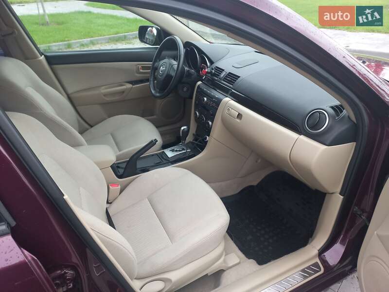 Седан Mazda 3 2007 в Бучі