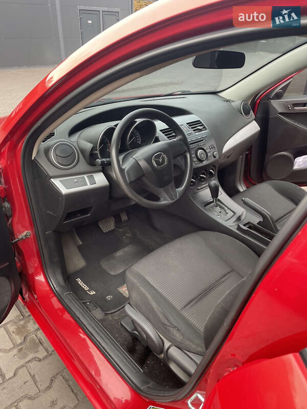 Хэтчбек Mazda 3 2011 в Каменском