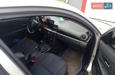 Седан Mazda 3 2004 в 