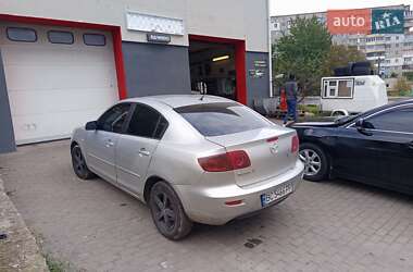 Седан Mazda 3 2004 в 