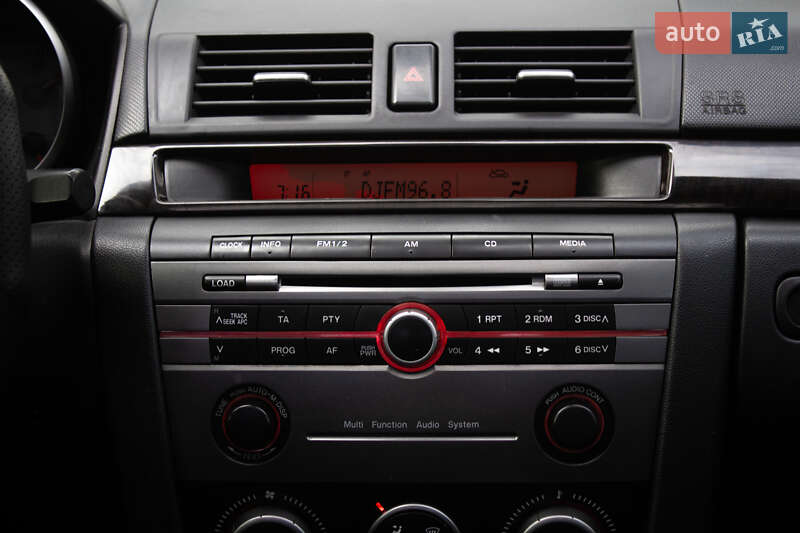 Седан Mazda 3 2008 в Киеве