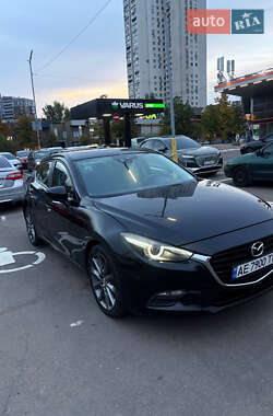 Седан Mazda 3 2018 в 