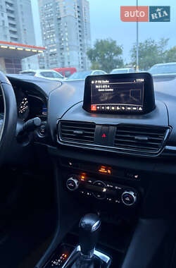 Седан Mazda 3 2018 в 