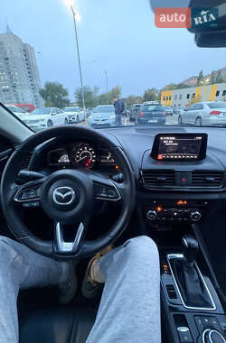 Седан Mazda 3 2018 в 