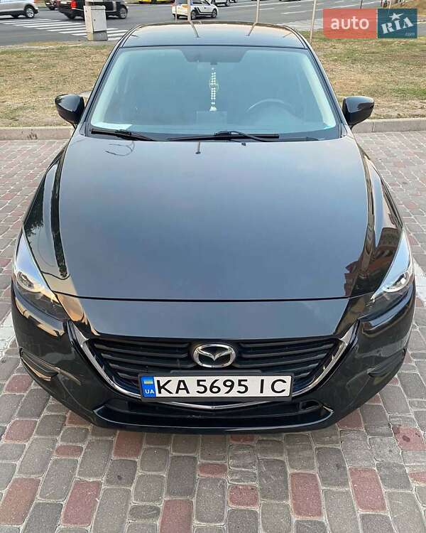 Седан Mazda 3 2016 в 