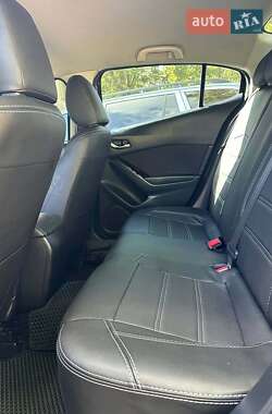 Седан Mazda 3 2016 в 