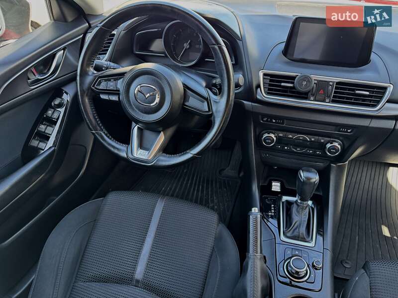 Седан Mazda 3 2016 в Львове
