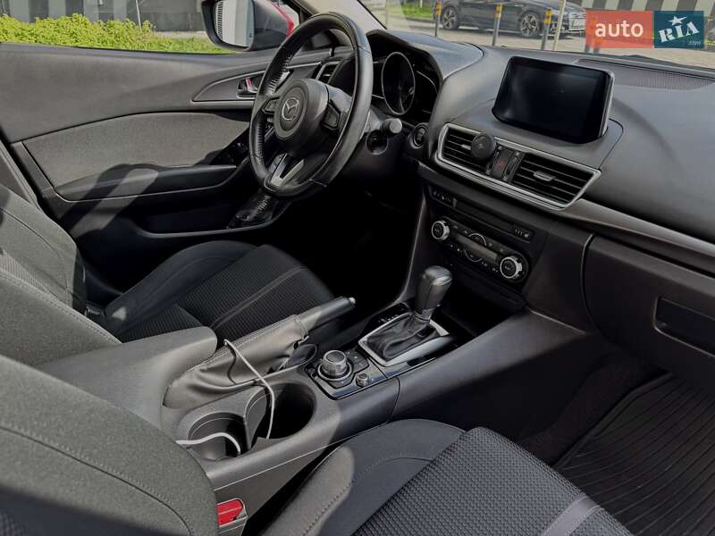 Седан Mazda 3 2016 в Львове