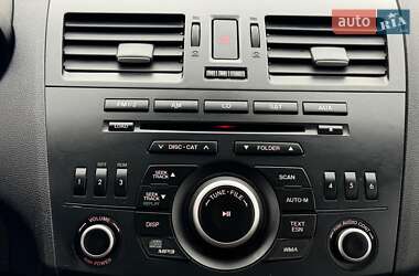 Седан Mazda 3 2012 в 