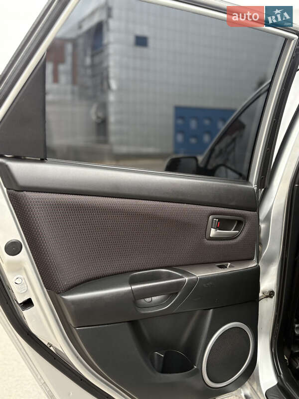 Хэтчбек Mazda 3 2006 в Днепре