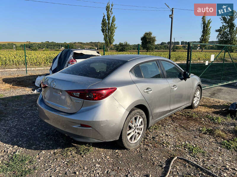 Седан Mazda 3 2016 в Черкассах