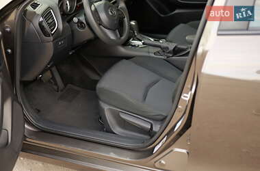 Седан Mazda 3 2015 в 