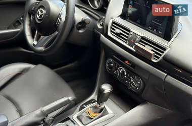 Седан Mazda 3 2013 в 