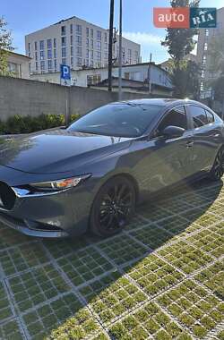 Седан Mazda 3 2023 в 
