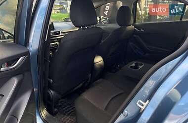 Седан Mazda 3 2014 в 