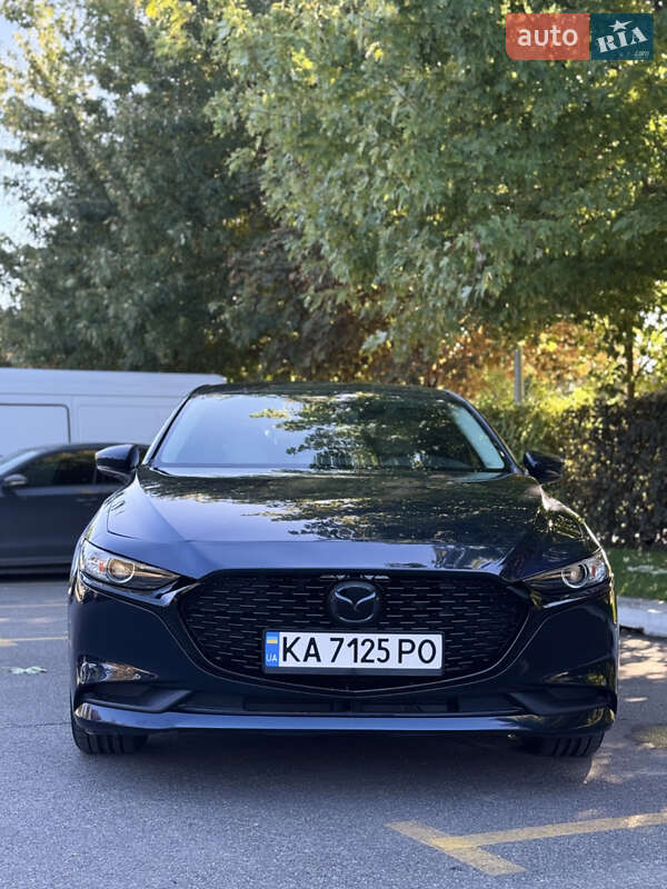 Седан Mazda 3 2019 в Киеве
