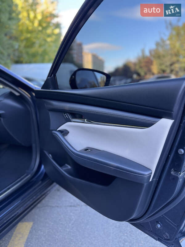Седан Mazda 3 2019 в Киеве