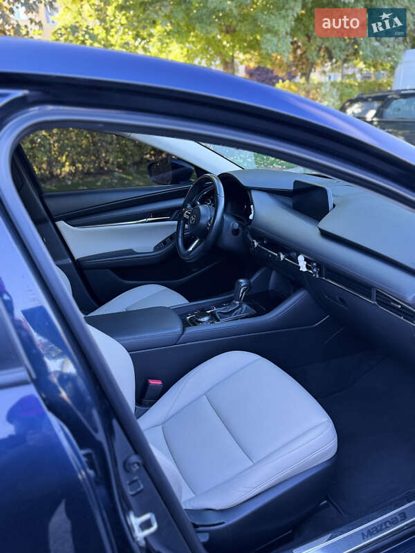 Седан Mazda 3 2019 в Киеве
