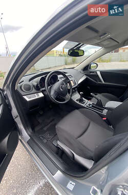 Хэтчбек Mazda 3 2012 в 