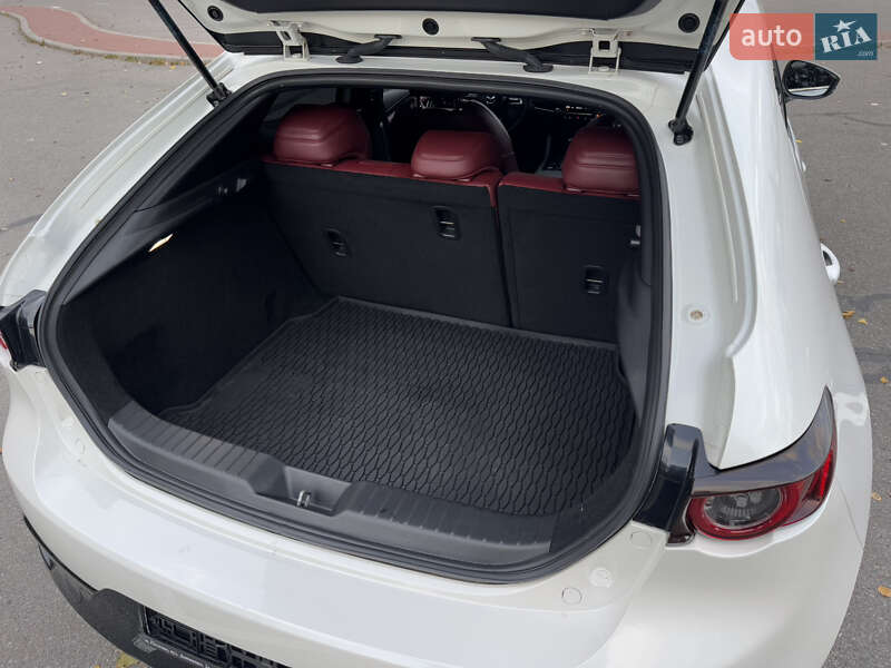 Хэтчбек Mazda 3 2020 в Киеве