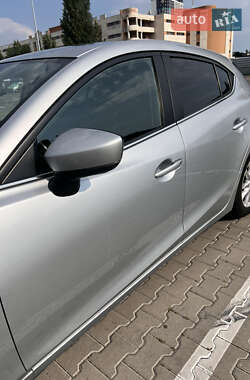 Хэтчбек Mazda 3 2017 в 