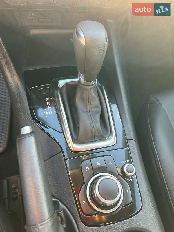 Седан Mazda 3 2015 в Киеве