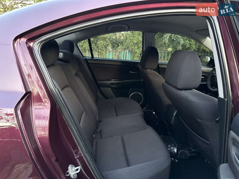 Седан Mazda 3 2006 в Запоріжжі