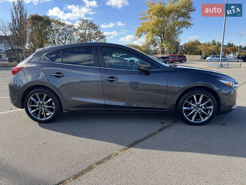 Хетчбек Mazda 3 2017 в Дніпрі фото 5 Хетчбек Mazda 3 2017 в Дніпрі