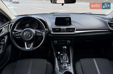 Седан Mazda 3 2017 в 