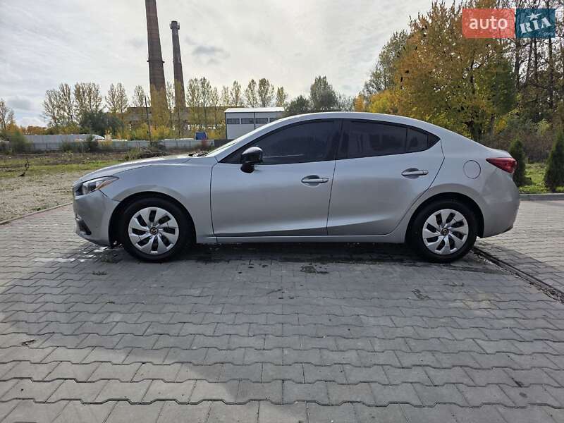 Седан Mazda 3 2016 в Тернополе