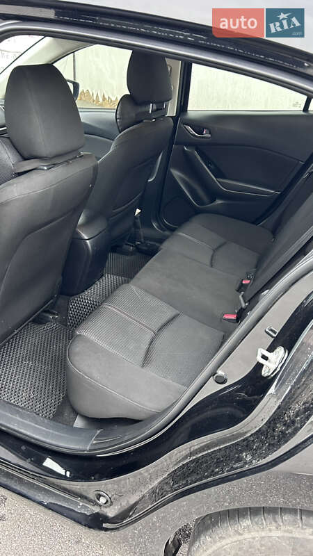 Седан Mazda 3 2017 в Харкові