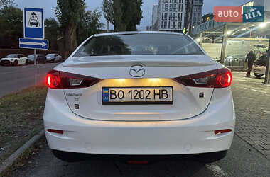Седан Mazda 3 2015 в 