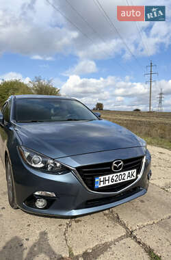 Седан Mazda 3 2016 в Ананьеве