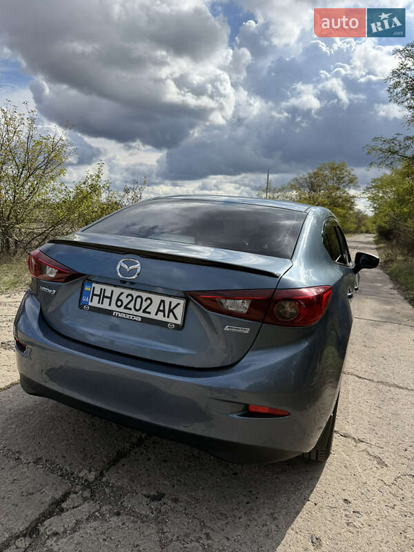 Седан Mazda 3 2016 в Ананьеве