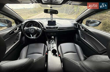 Седан Mazda 3 2016 в 