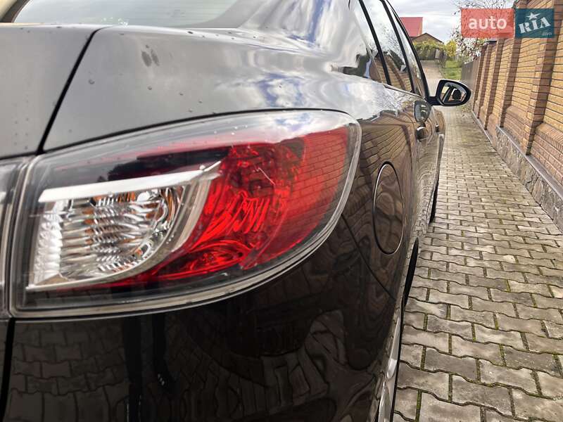 Седан Mazda 3 2011 в Луцке