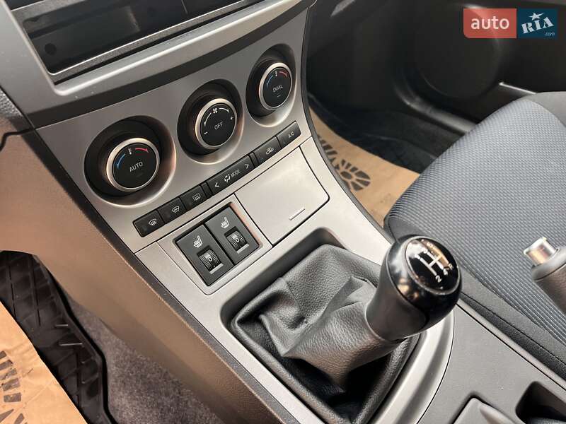 Седан Mazda 3 2011 в Луцке