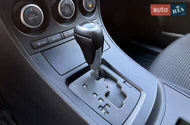 Седан Mazda 3 2013 в 