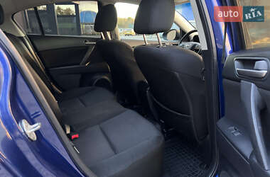 Седан Mazda 3 2013 в 