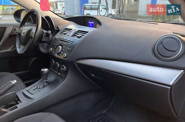 Седан Mazda 3 2013 в 