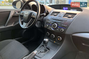 Седан Mazda 3 2013 в 