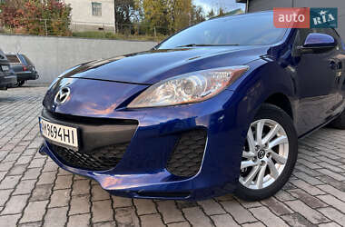 Седан Mazda 3 2013 в 