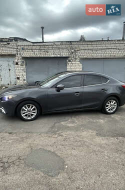 Седан Mazda 3 2015 в 
