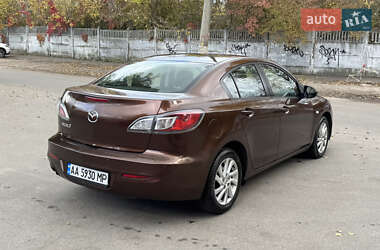Седан Mazda 3 2011 в 
